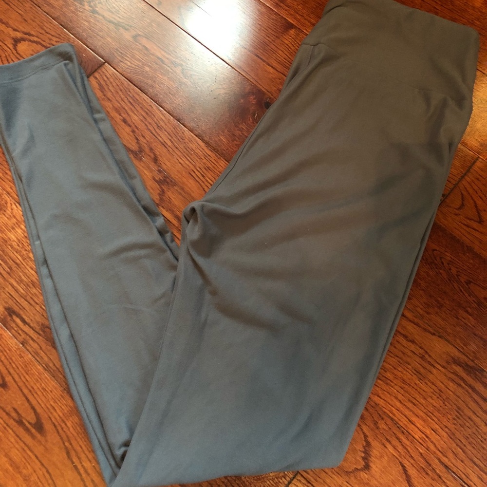 LulaRoe Medium Grey OS Leggings